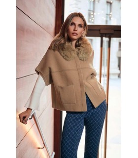 Chaqueta Boxy Camel Joseph Ribkoff Mujer